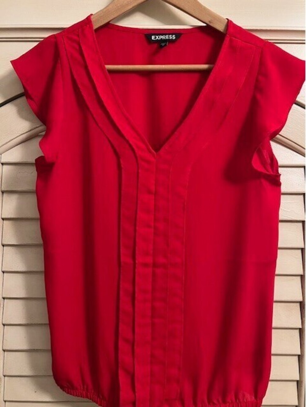 EXPRESS Red Pleated Flutter Sleeve Blouse w/ Elastic Waist - XS